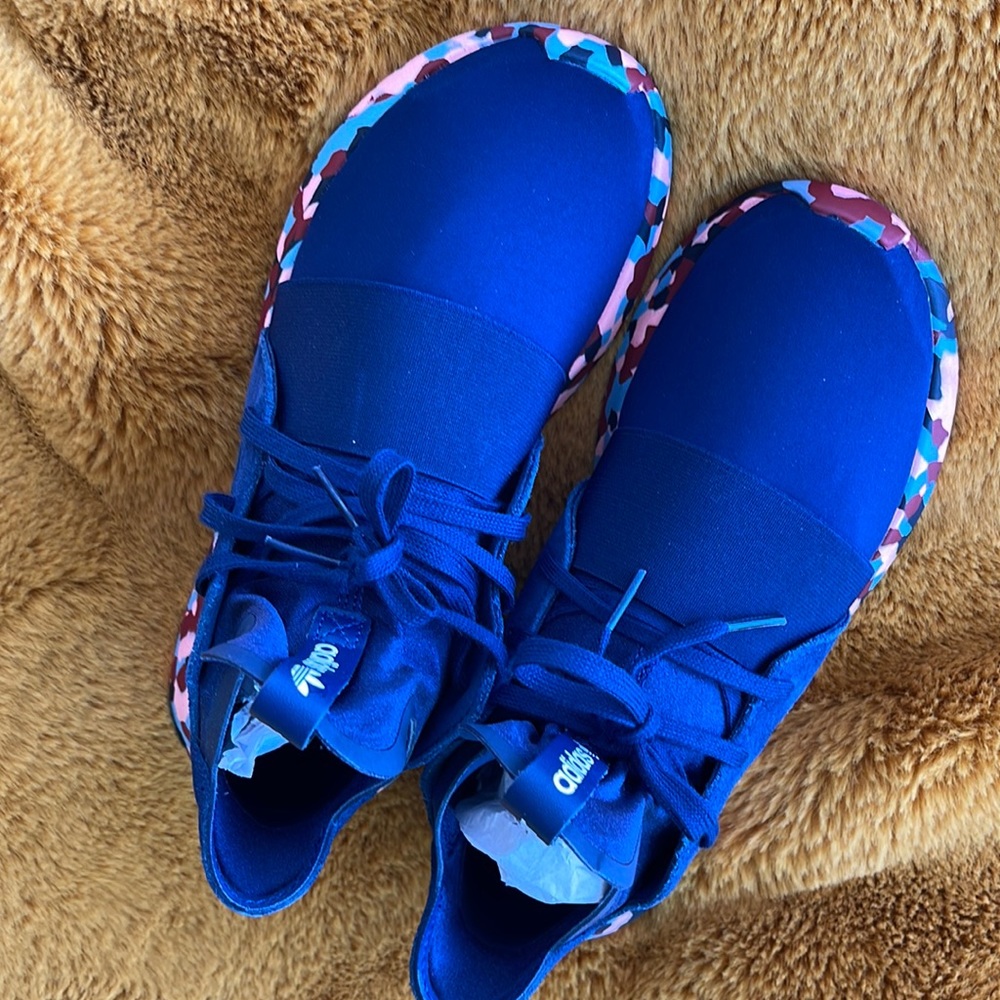 Adidas tubular